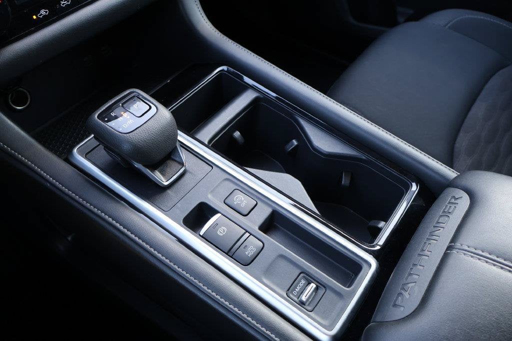 2025 Nissan Pathfinder SV FWD