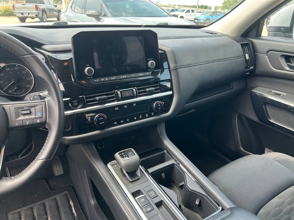 2025 Nissan Pathfinder SV FWD