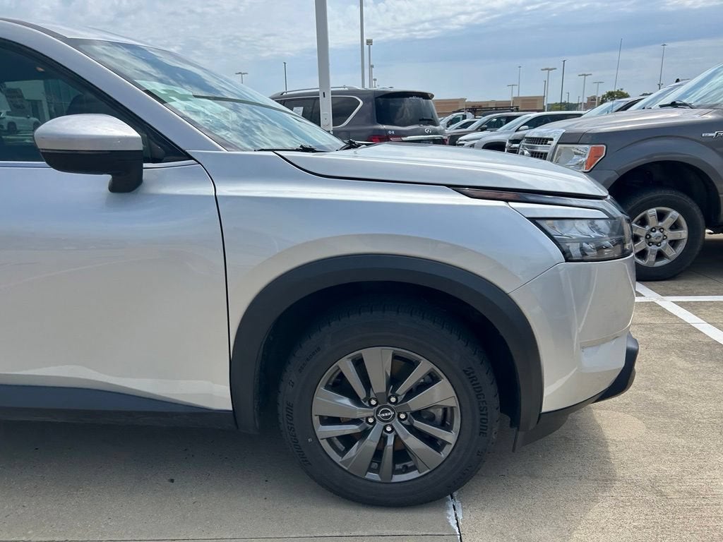 2025 Nissan Pathfinder SV FWD