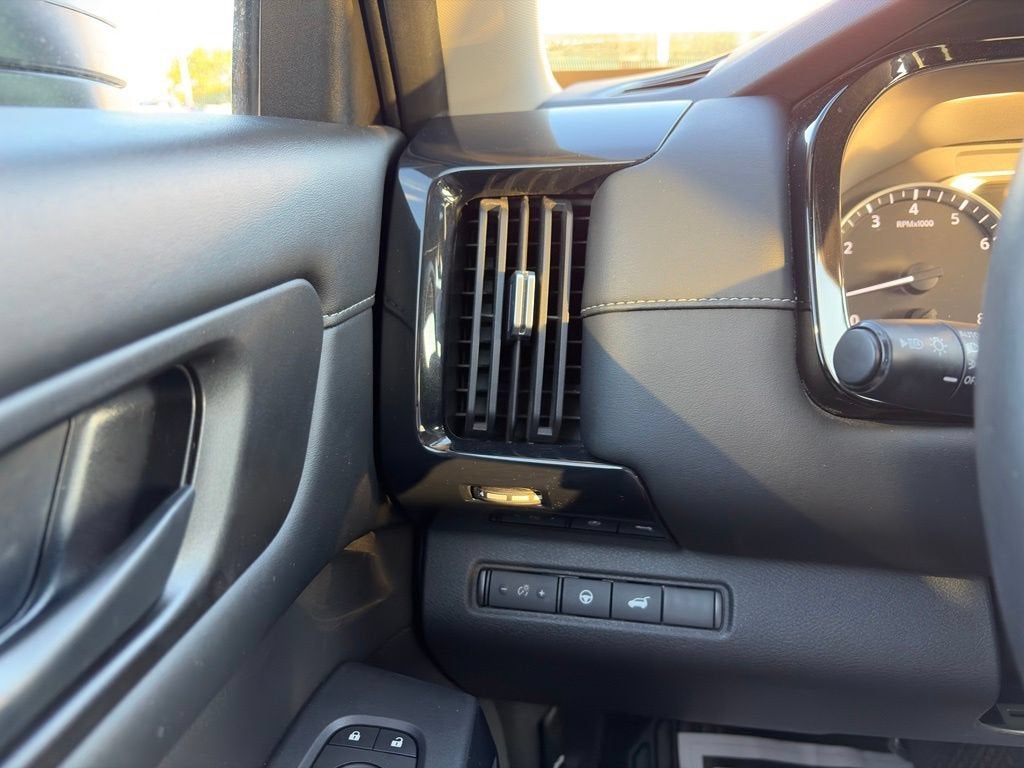 2025 Nissan Pathfinder SV FWD