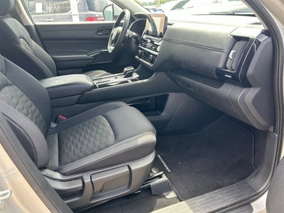 2025 Nissan Pathfinder SV FWD