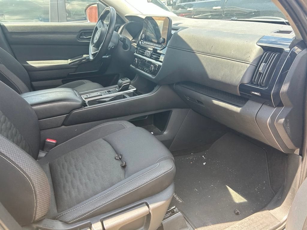 2025 Nissan Pathfinder SV FWD
