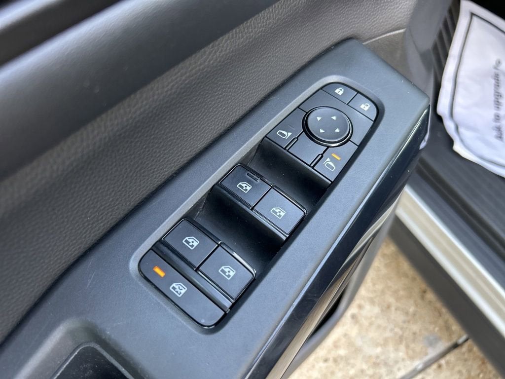 2025 Nissan Pathfinder SV FWD