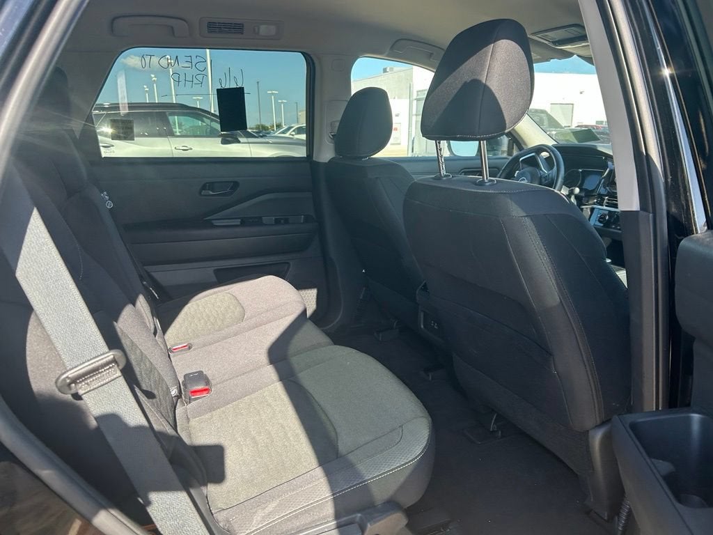 2025 Nissan Pathfinder SV FWD