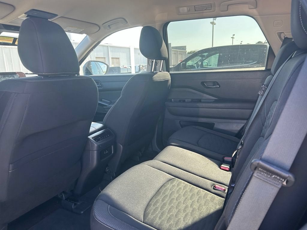 2025 Nissan Pathfinder SV FWD