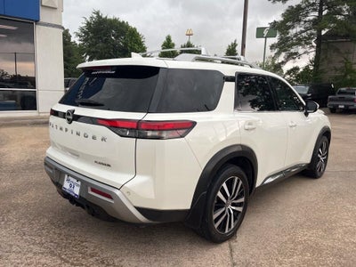 2024 Nissan Pathfinder Platinum FWD