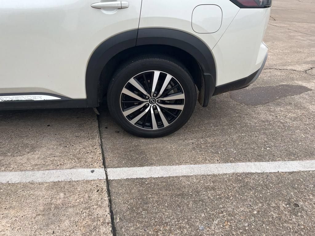 2024 Nissan Pathfinder Platinum FWD