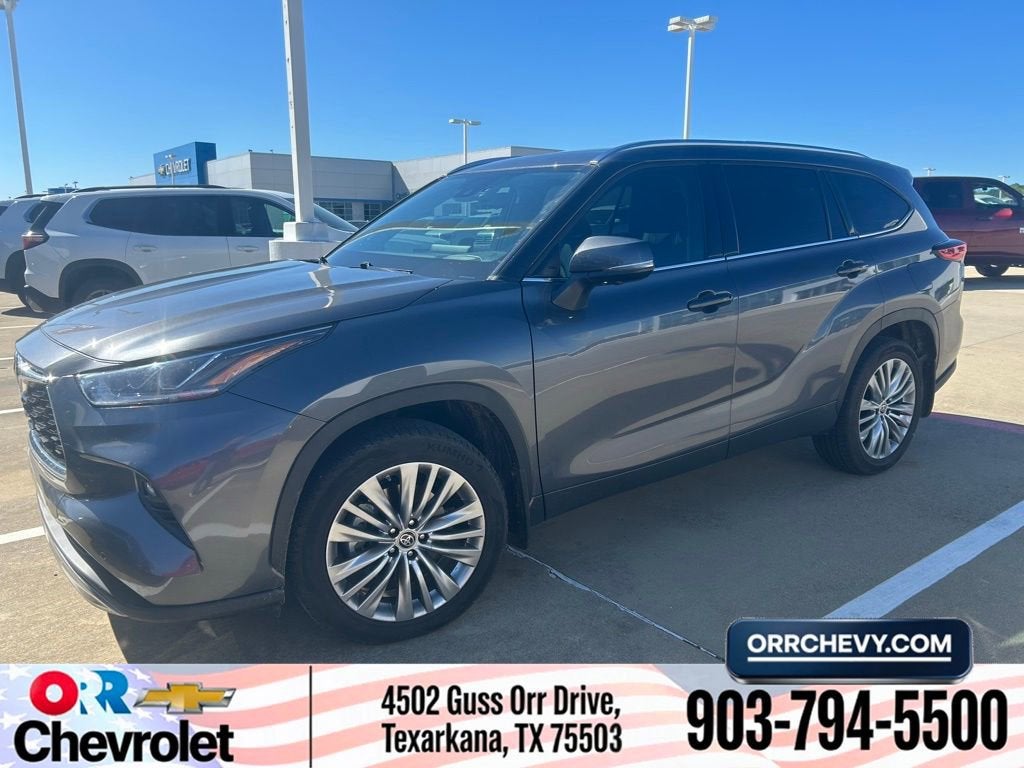 2023 Toyota Highlander Platinum