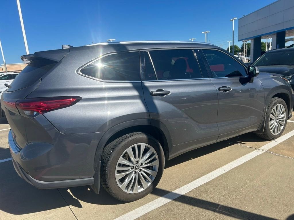 2023 Toyota Highlander Platinum