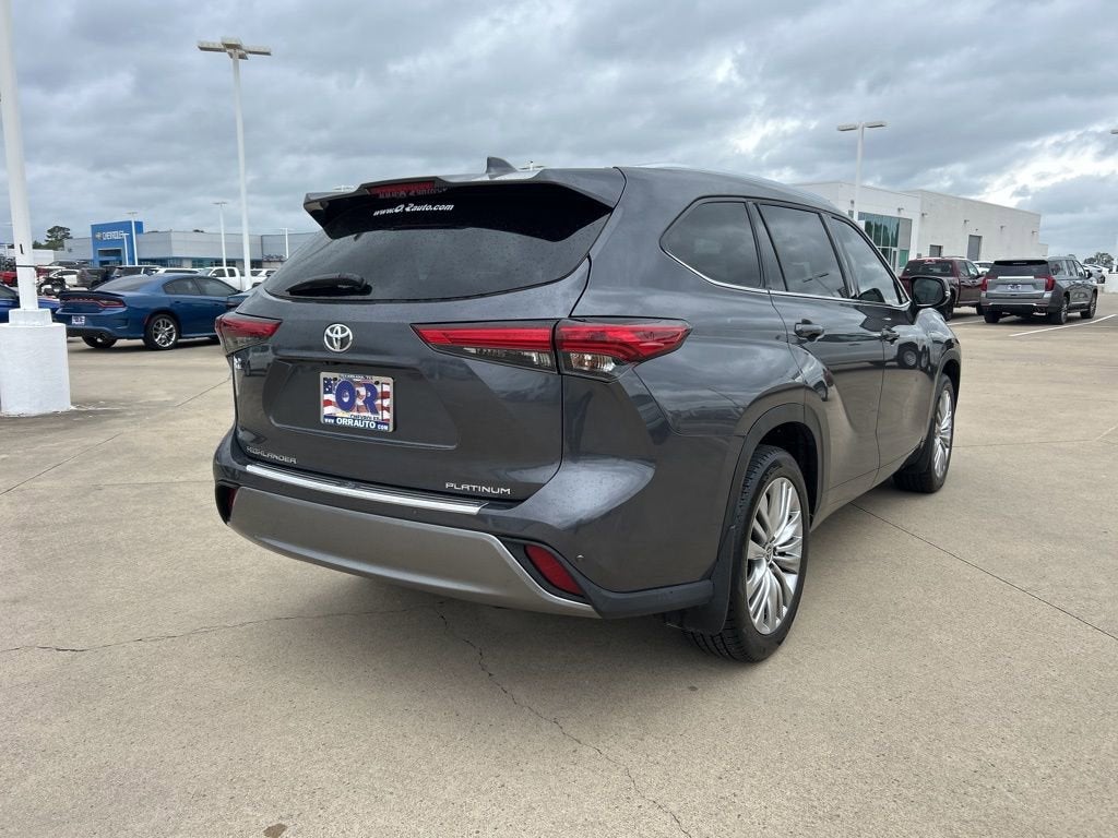 2023 Toyota Highlander Platinum