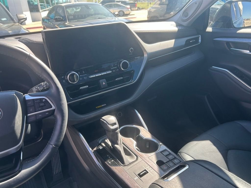 2023 Toyota Highlander Platinum