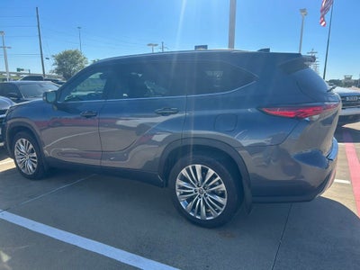 2023 Toyota Highlander Platinum