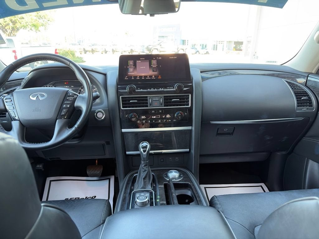 2024 INFINITI QX80 LUXE