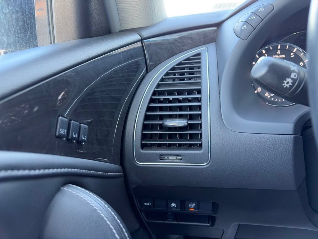 2024 INFINITI QX80 LUXE