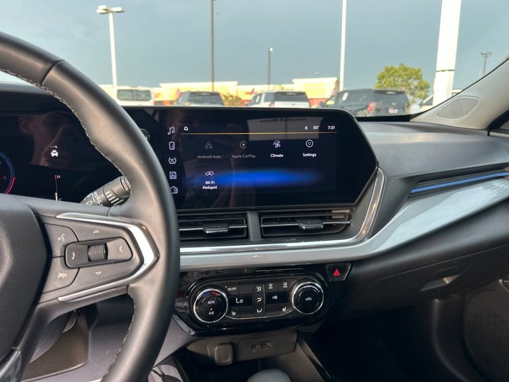 2025 Chevrolet Trax LT