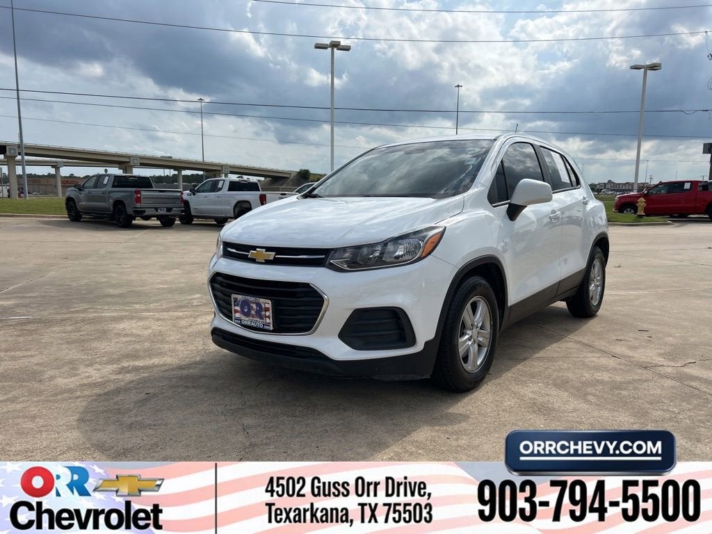 2022 Chevrolet Trax LS's photo