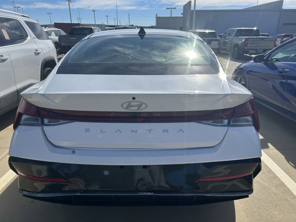 2025 Hyundai Elantra SEL Convenience
