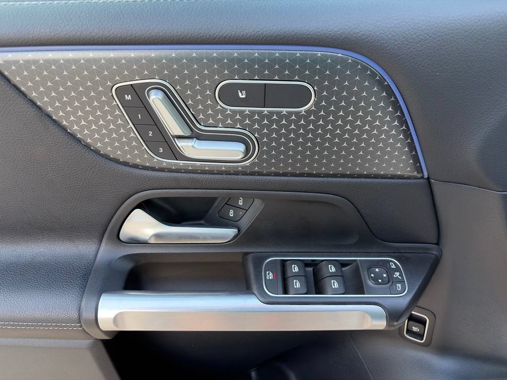 2025 Mercedes-Benz GLB GLB 250