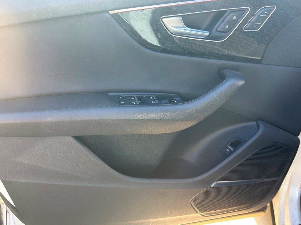 2021 Audi Q8 Premium Plus 55 TFSI quattro Tiptronic