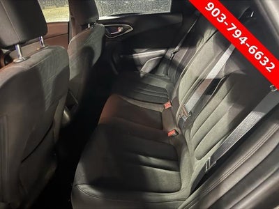 2015 Chrysler 200 4dr Sdn Limited FWD