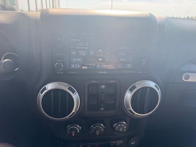 2016 Jeep Wrangler Unlimited 4WD 4dr Sahara