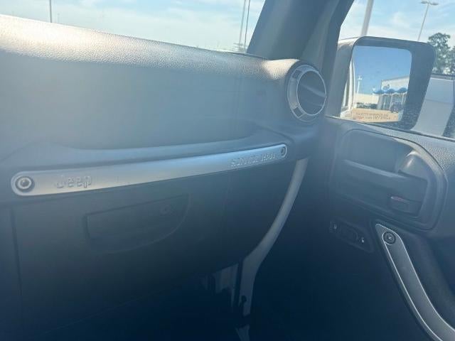 2016 Jeep Wrangler Unlimited 4WD 4dr Sahara
