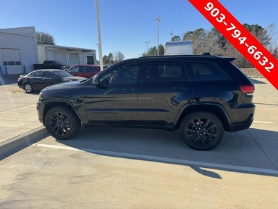 2017 Jeep Grand Cherokee Altitude 4x2 *Ltd Avail*