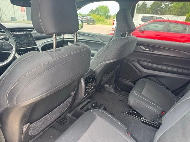 2024 Jeep Grand Cherokee L Laredo 4x4