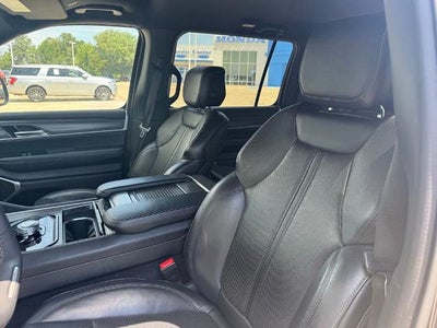 2024 Jeep Wagoneer L Series II 4x2 *Ltd Avail*