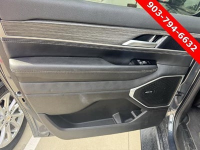 2024 Jeep Wagoneer L Series II 4x2 *Ltd Avail*