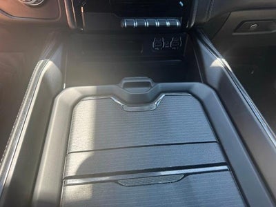 2022 RAM 1500 Limited 4x4 Crew Cab 5'7" Box
