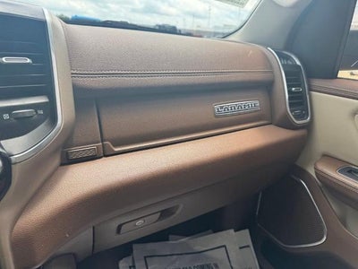 2022 RAM 1500 Laramie 4x4 Crew Cab 5'7" Box