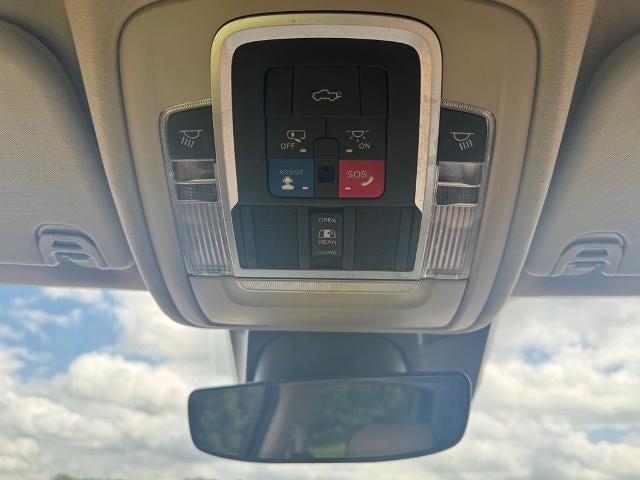2022 RAM 1500 Laramie 4x4 Crew Cab 5'7" Box