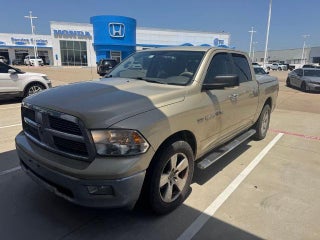 2011 RAM 1500 4WD Crew Cab 5.7 Ft Box Lone Star