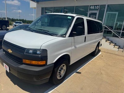 2023 Chevrolet Express Passenger 3500 Regular Wheelbase Rear-Wheel Drive 1LS