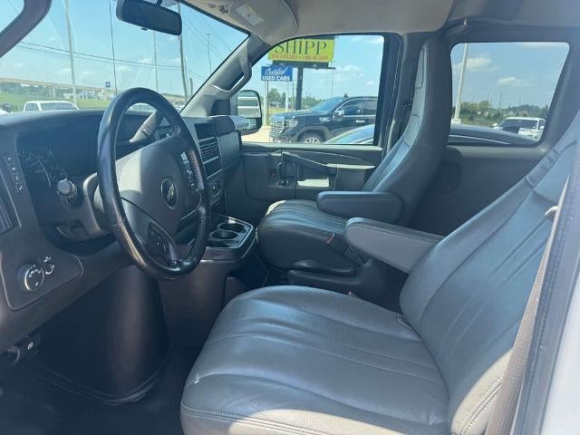 2023 Chevrolet Express Passenger 3500 Regular Wheelbase Rear-Wheel Drive 1LS
