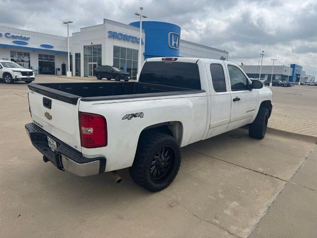 2007 Chevrolet Silverado 1500 4WD Extended Cab Standard Box LT w/1LT