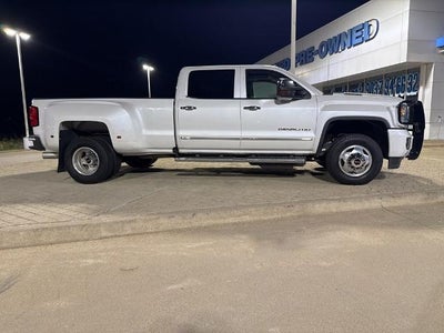 2019 GMC Sierra 3500HD Crew Cab Long Box 4-Wheel Drive Denali