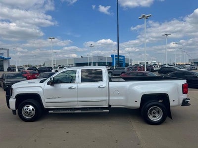 2019 GMC Sierra 3500HD Crew Cab Long Box 4-Wheel Drive Denali