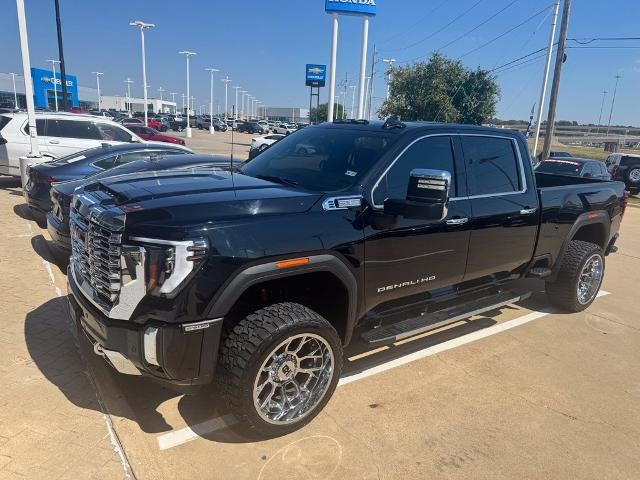 2025 GMC Sierra 2500 HD Crew Cab Standard Box 4-Wheel Drive Denali