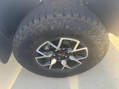 2025 GMC Canyon Crew Cab Short Box 4-Wheel Drive AT4