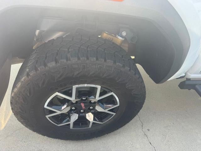 2025 GMC Canyon Crew Cab Short Box 4-Wheel Drive AT4