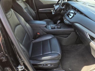 2022 Cadillac XT4 AWD 4dr Premium Luxury