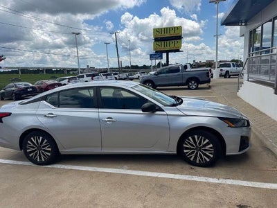 2024 Nissan Altima 2.5 SV Sedan