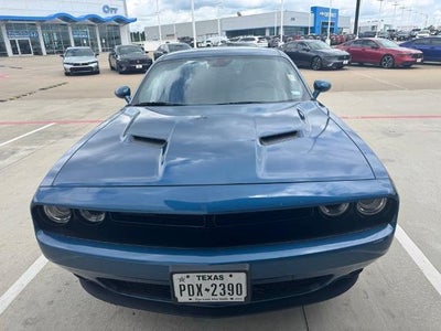 2020 Dodge Challenger SXT RWD