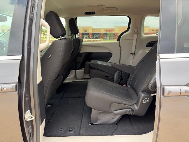 2023 Chrysler Voyager LX FWD