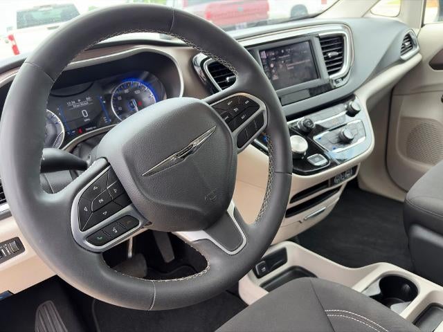 2023 Chrysler Voyager LX FWD