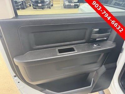 2022 RAM 1500 Classic Tradesman 4x4 Crew Cab 5'7" Box