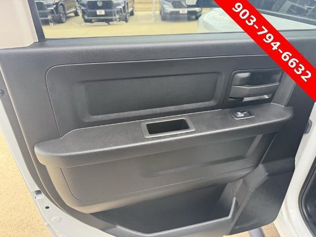 2022 RAM 1500 Classic Tradesman 4x4 Crew Cab 5'7" Box