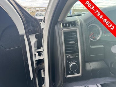 2022 RAM 1500 Classic Tradesman 4x4 Crew Cab 5'7" Box